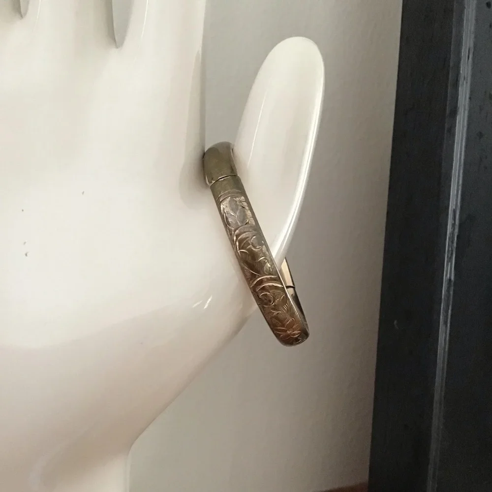 Child GF Bangle Hinged Bracelet - Picture 1 of 11